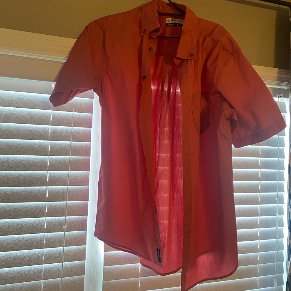 Men’s short sleeve button up